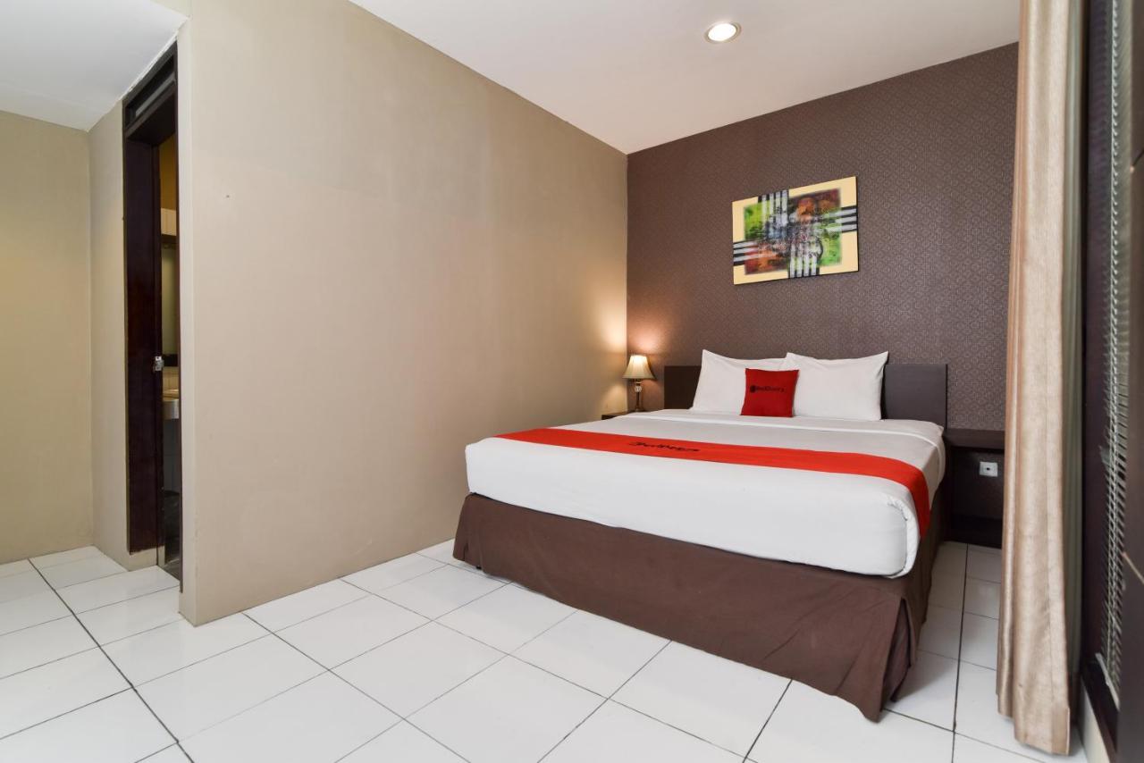 Reddoorz Plus @ Raya Legian Екстер'єр фото